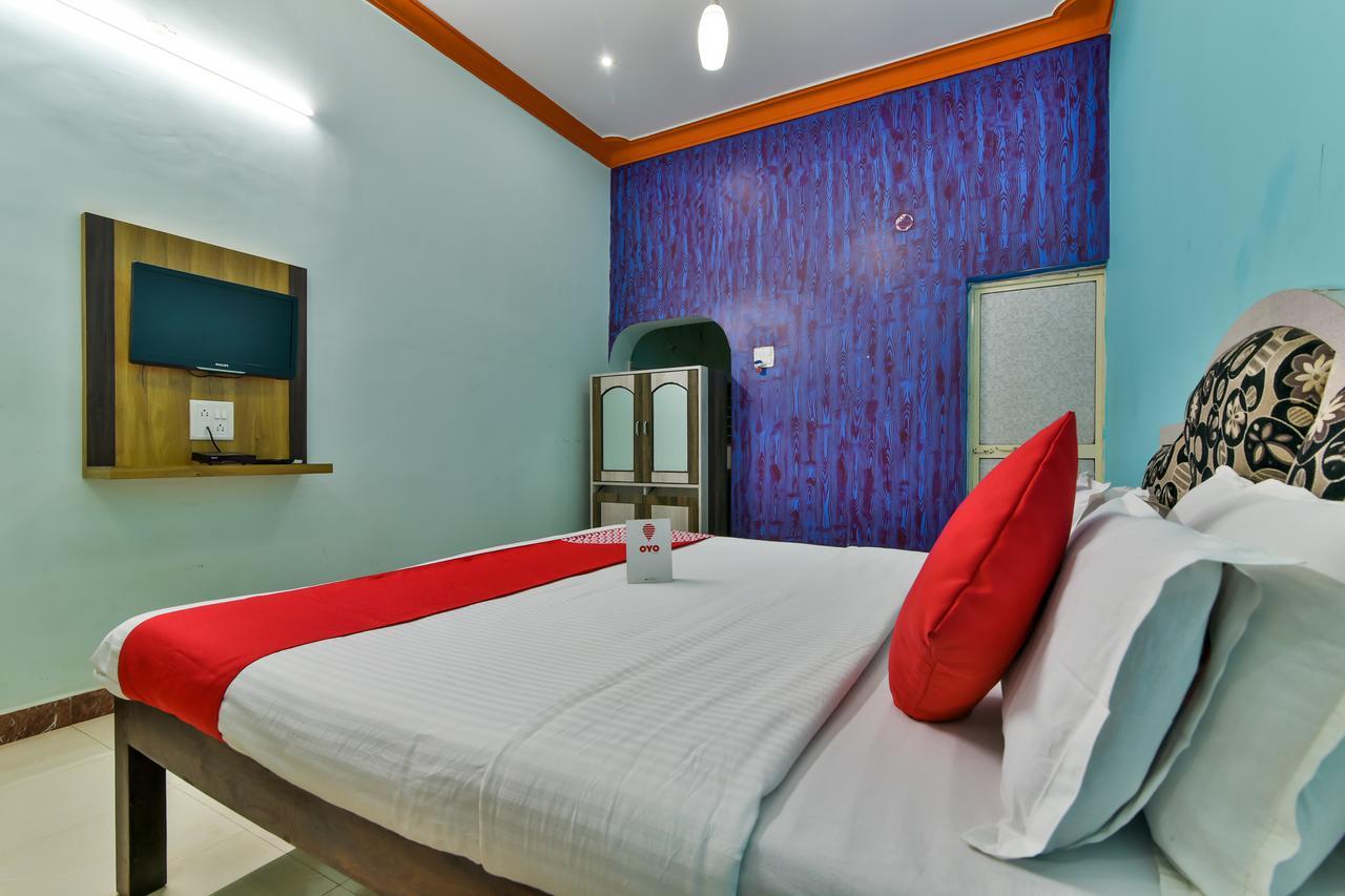 Oyo 2440 Palm Grove Hotel วากาตอร์ ภายนอก รูปภาพ
